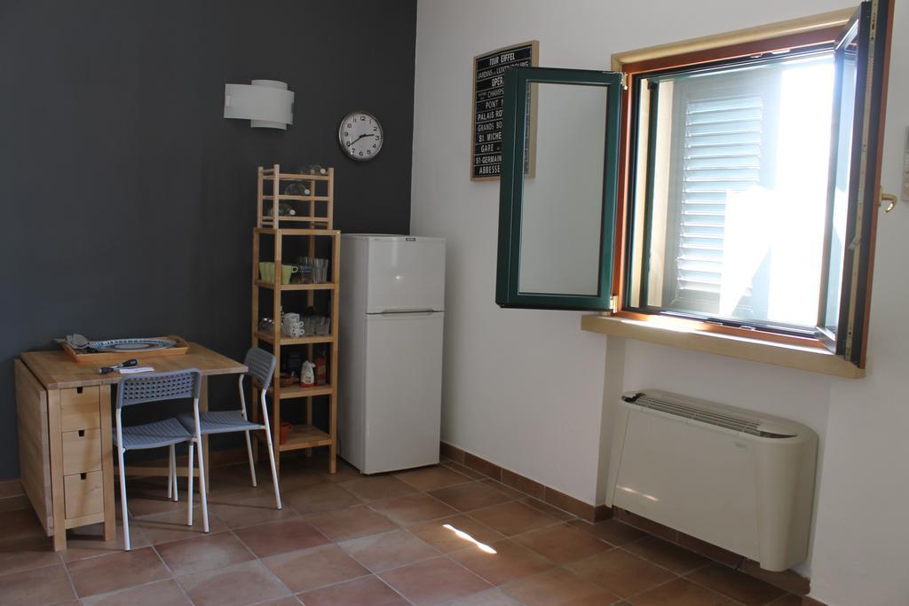 L'Albero Dei Limoni B&B 타란토 외부 사진